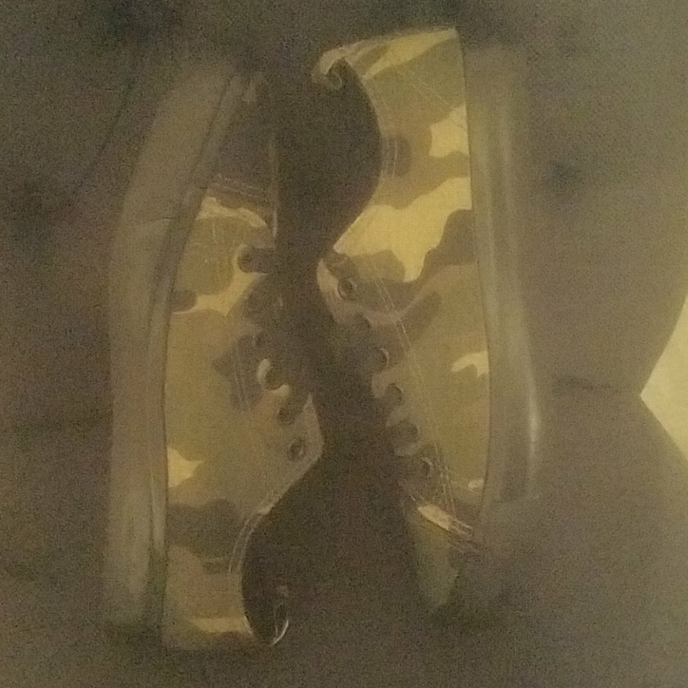 Shoes - Picture 3 of 4